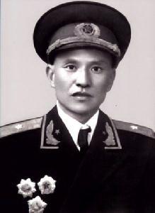 1955年我军首次授衔时65位军长和政委的军衔