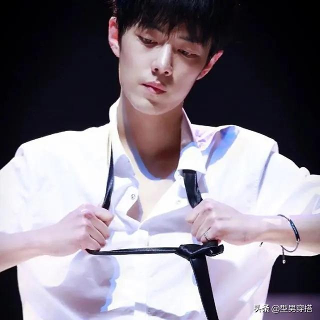 打领带的图解，打领带的意义（霸总撩人动作”扯领带“）