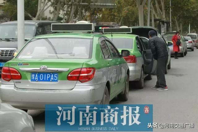 郑州出租车广告，中控台彩色大屏是什么意思（郑州出租车与后窗广告说“拜拜”）