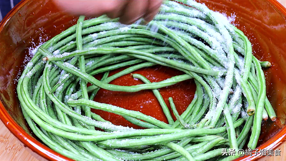 圖片[2]-酸豆角怎么腌制好吃又脆？只要記住這幾點 又酸又脆 比買的好-起舞食譜網