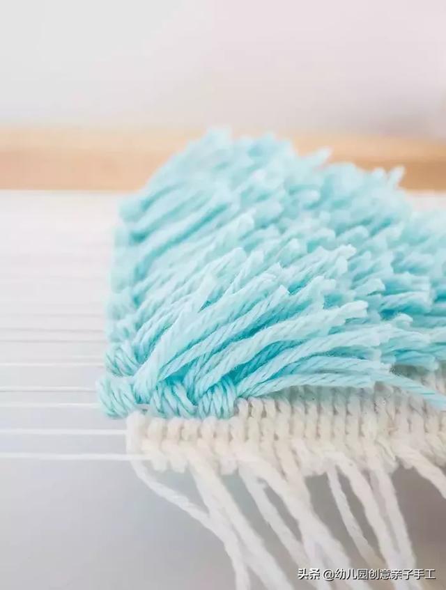 创意书签制作方法，阅读书签制作（毛线创意手工-杯垫、书签和挂饰）