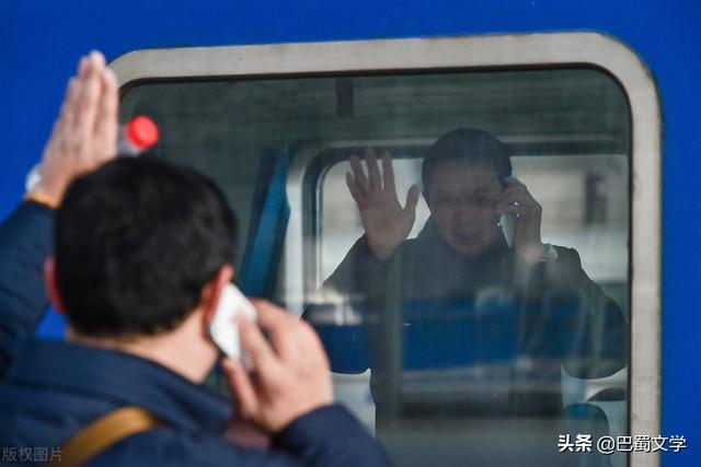 离别的车站歌词，撕心裂肺十大催泪情歌（散文：离别的车站）