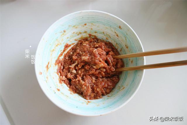 馄饨馅的做法，馄饨馅的做法和配料（跟87岁奶奶学调馄饨馅）