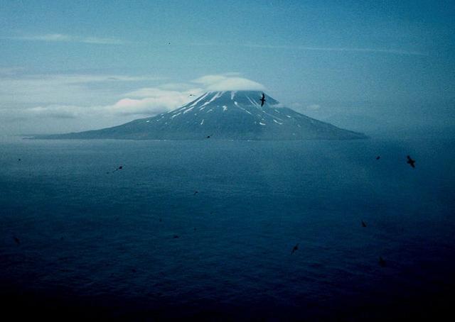 千島 - 堪察加海溝,北太平洋,10542米深.3.