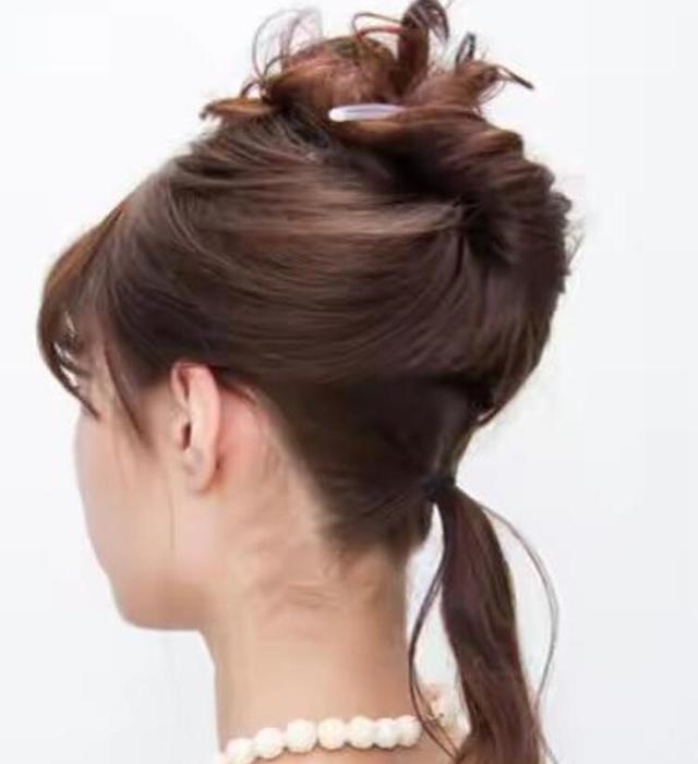 简单的自己盘头发方法，自己学盘发技巧（3款女士简单盘发）