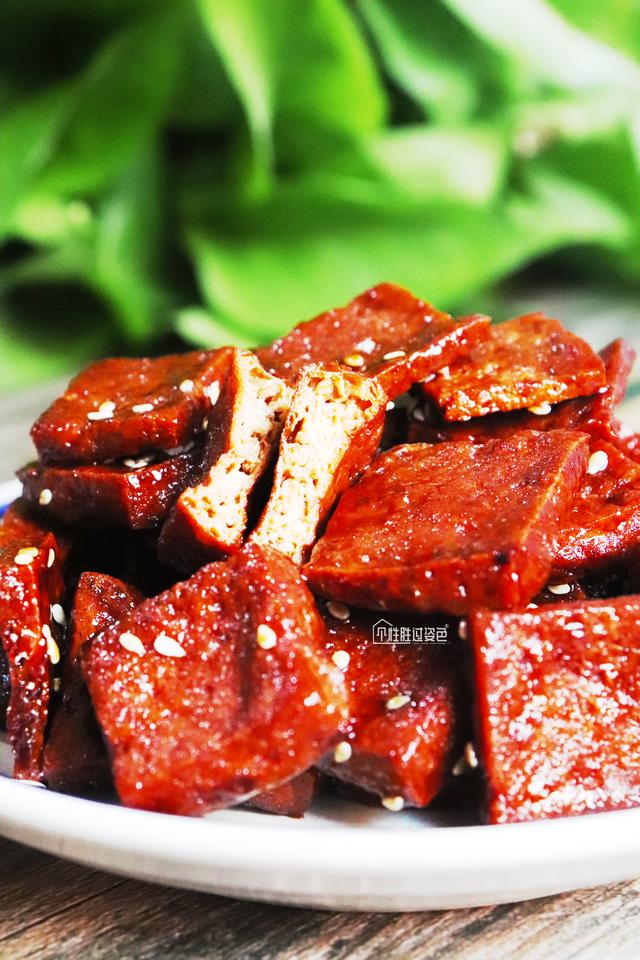 豆腐干简单的做法，豆腐干简单的做法视频（上海特色小吃蜜汁豆干）