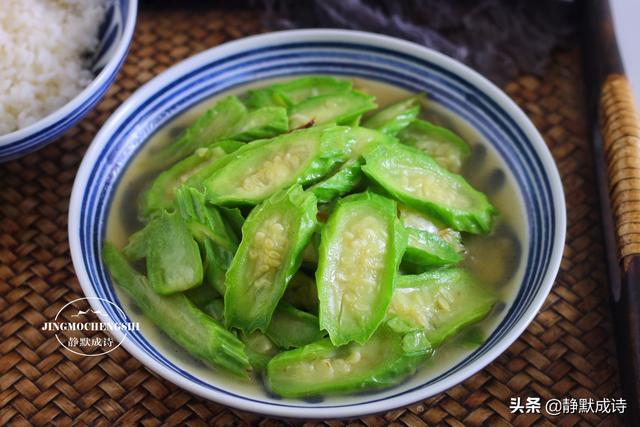 带棱的丝瓜怎么做，带棱角的丝瓜怎么凉拌（8月此菜正当季）