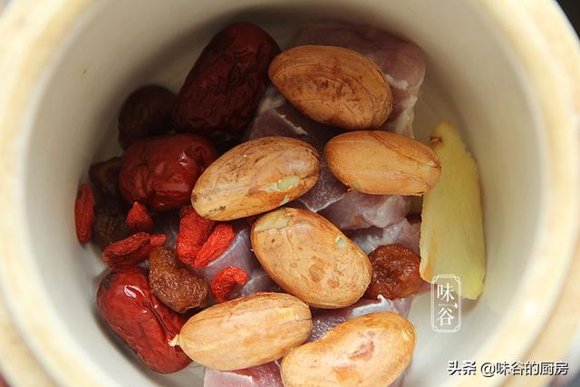 菠萝蜜籽可以吃吗，菠萝蜜的籽可以吃吗（菠萝蜜核不要扔）