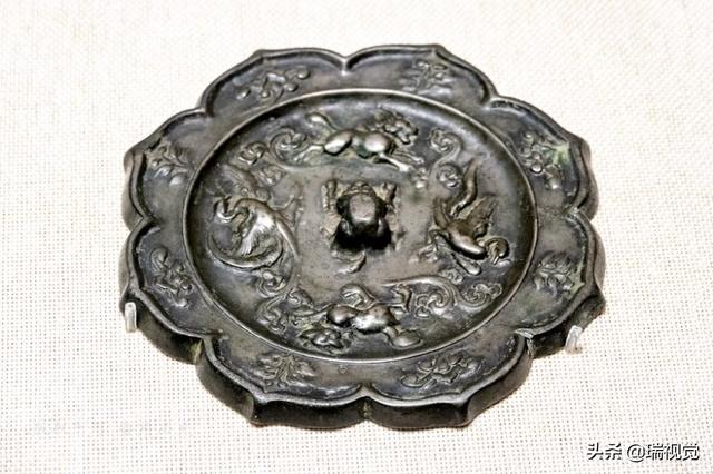 唐代铜镜拍卖价格，唐代铜镜拍卖价格北京正规的拍卖行（古代铜镜：早已照不出人脸了）