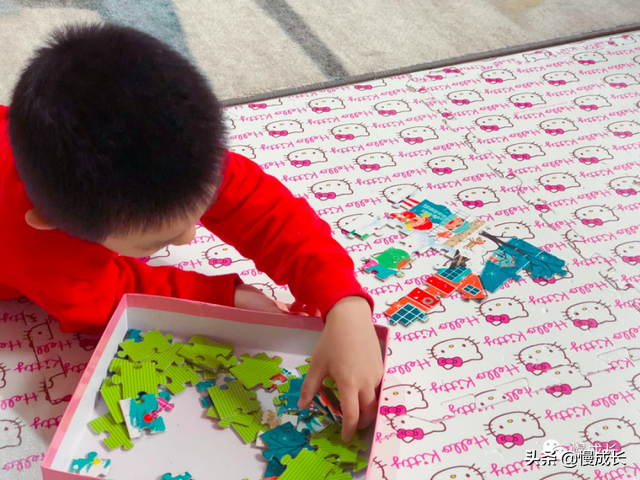 跷跷板简笔画怎么画，跷跷板怎么画简笔画图片（你的第一句话很重要）