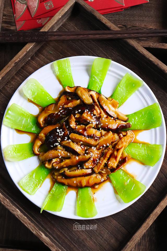 香菇需要焯水吗，新鲜的香菇需要焯水吗（香菇千万不能焯水）