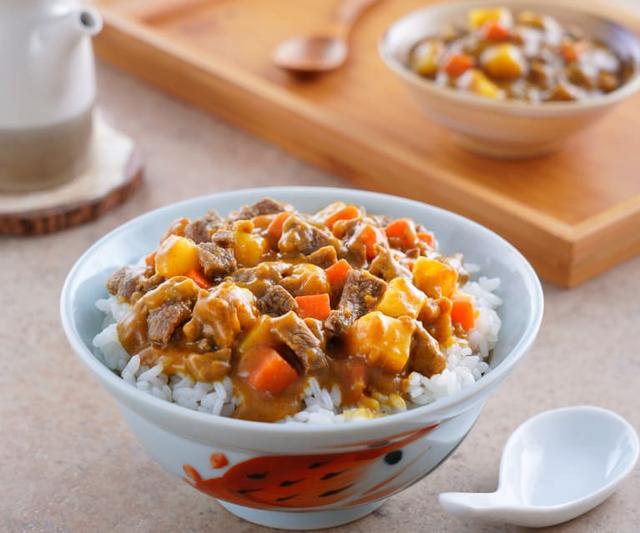 咖喱是什么东西，咖喱粉是用什么材料做成的（印度人为啥那么喜欢吃咖喱）