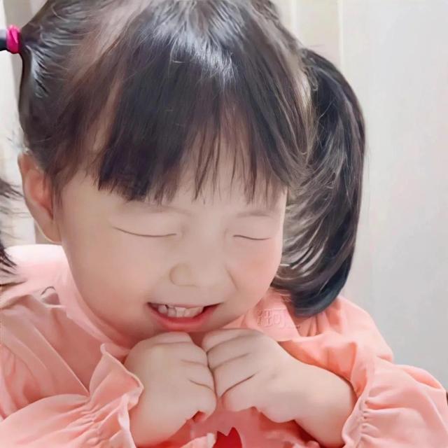 娃娃头像微信，娃娃头像（去爱一个让你变成小孩的人）