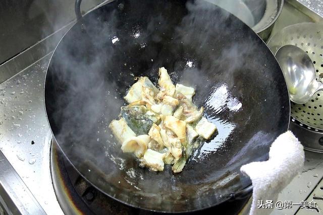 酸菜鱼的做法，酸菜鱼的做法 家常（厨师长讲解地道酸菜鱼做法）