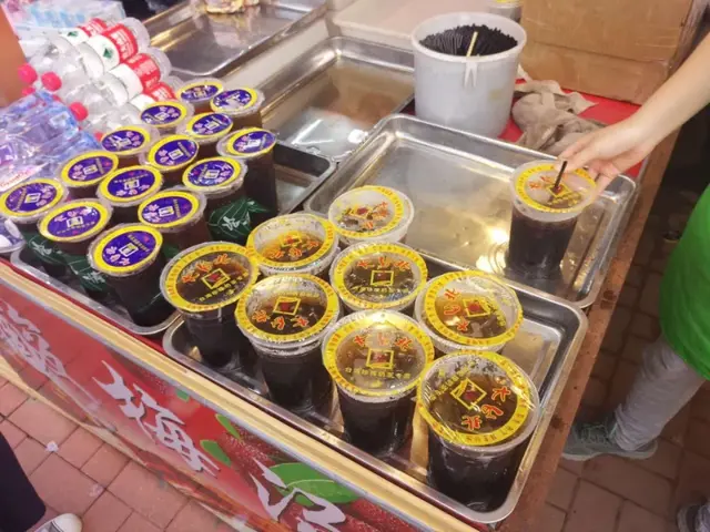 成都地下砂舞厅，成都舞厅（天津人表示地摊儿也曾是天津特色）