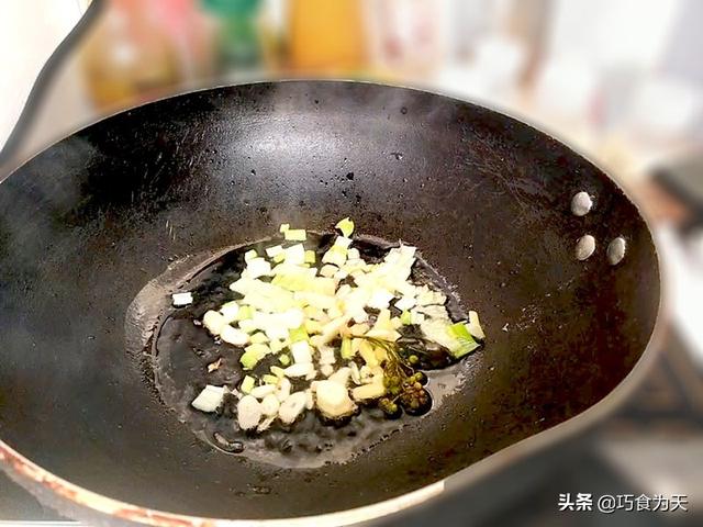 水果做简易小兔子，怎样做水果拼盘“森林里的小兔子”（鲜香入味原来是加了这种酱）