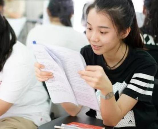 高考复读政策2022，高三复读是怎么收费的（2022届高中生再次迎来坏消息）
