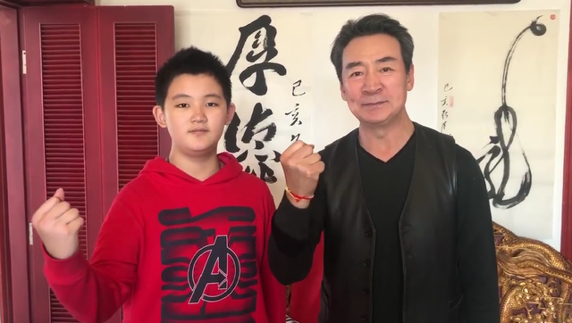 寇振海与妻子李婷，肤白貌美不输女星