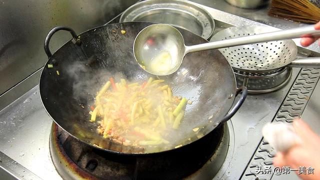 瓠子怎么做好吃，瓠子怎么做好吃视频（厨师长分享肉末瓠子的做法）