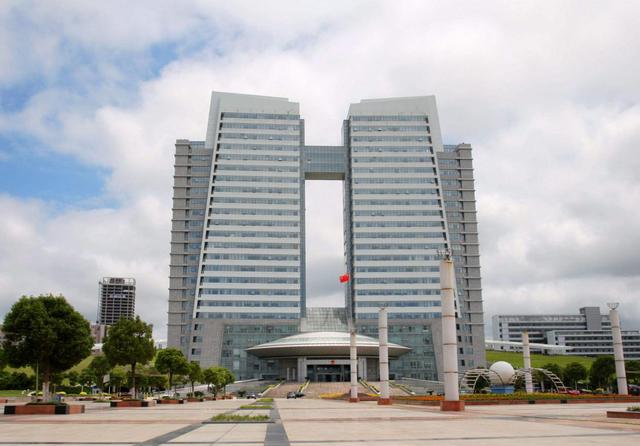 杭州区号是多少，杭州区号是多少号（浙江各市政府大楼。有你熟悉的地方吗）