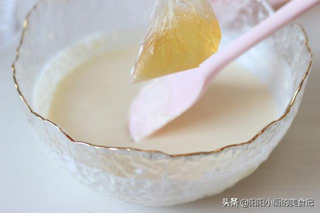 自制奶酪片窍门，怎么做奶酪片（教你在家做双色奶酪）