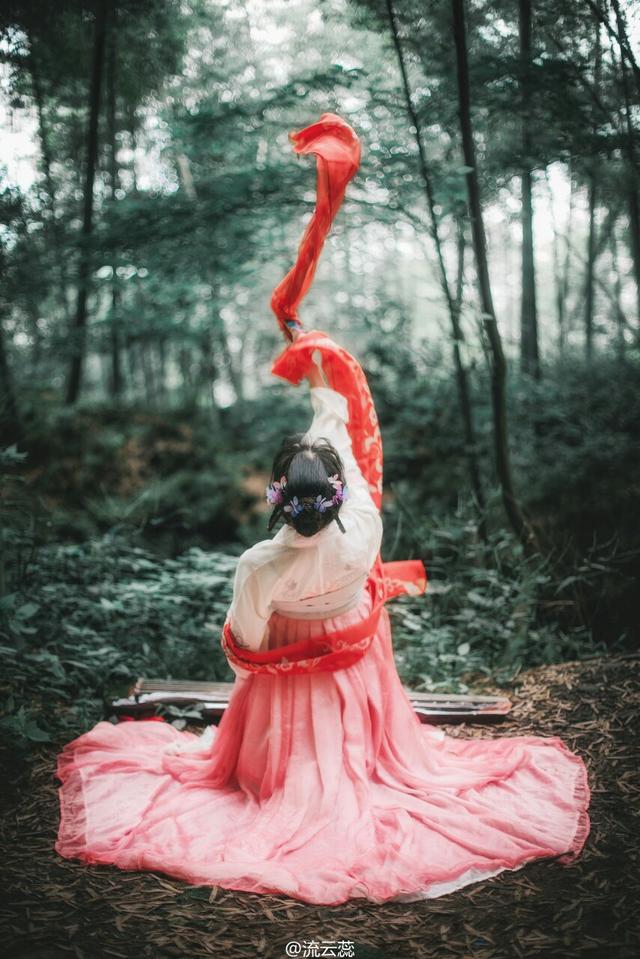 曹植很浪漫的一首《白马篇》，最后10字成绝唱，李白同题都不如他