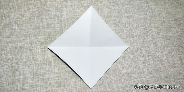 小学生必备自制信封图解步骤，小学生必备自制信封图解步骤图片（千纸鹤信封折纸教程）