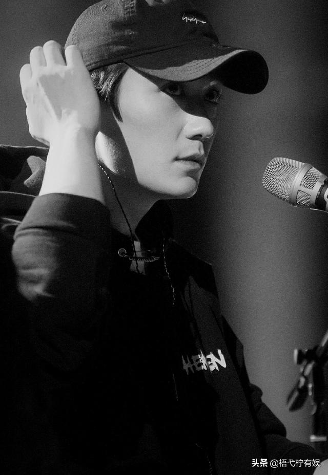 朱一龙，微信头像，朱一龙（朱一龙一年内换四次头像）