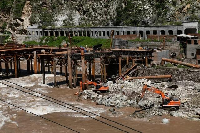 好工长之家官网，好工长之家官网费用（抢险勇士的生死抉择）