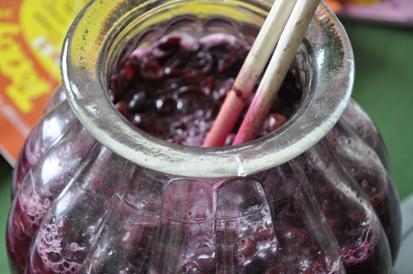 怎么判断自制酸奶坏了，如何辨别酸奶变质（自制的葡萄酒、酸奶会更营养卫生吗）