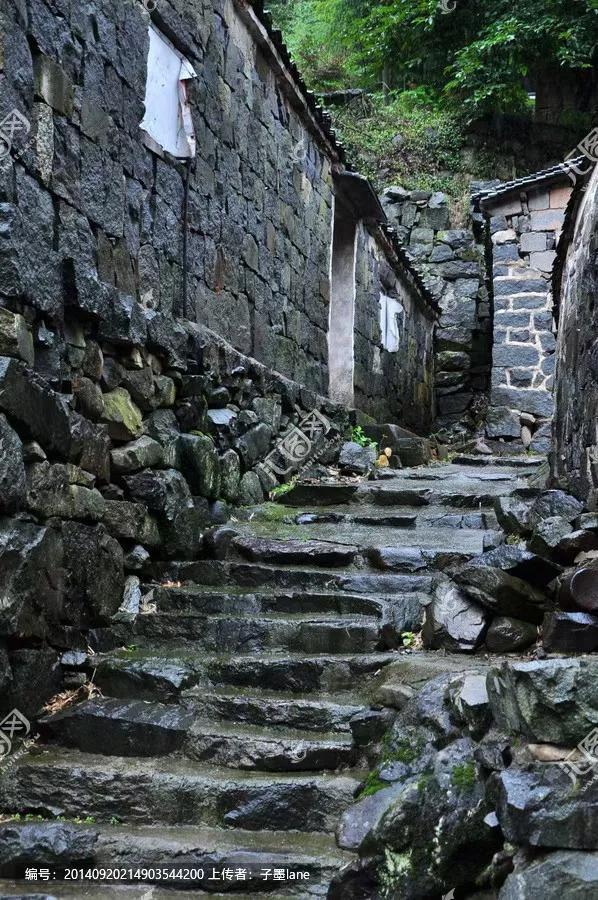 喉咙发炎可以吃杨梅吗，喉咙发炎吃什么水果（杨梅乌了，陡寨在等你）