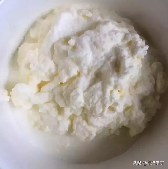  动物奶油怎么打发，手工淡奶油打发教程（奶油受不了~~夏季奶油打法的问题与技巧） 