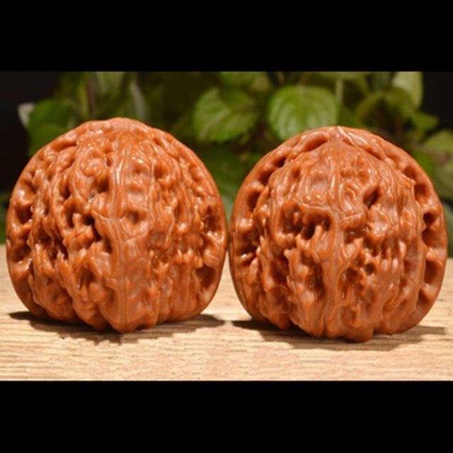 铁核桃和麻核桃区别，铁核桃和麻核桃怎么区分（一文带你全方位了解文玩核桃）