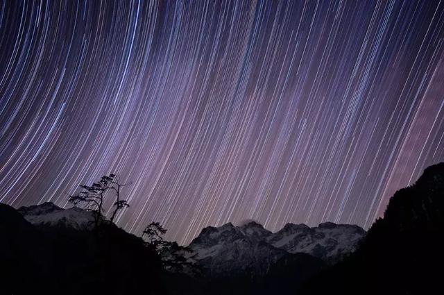 拍摄星空星轨的参数，星轨应该如何拍摄和后期