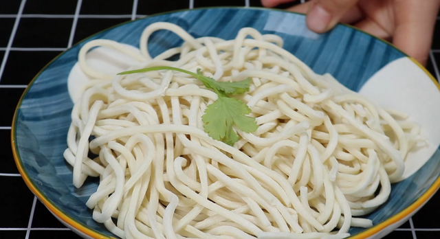 鲜面条怎么做才好吃呢,怎样做鲜面条好吃又简单(爱吃面条记得收藏)