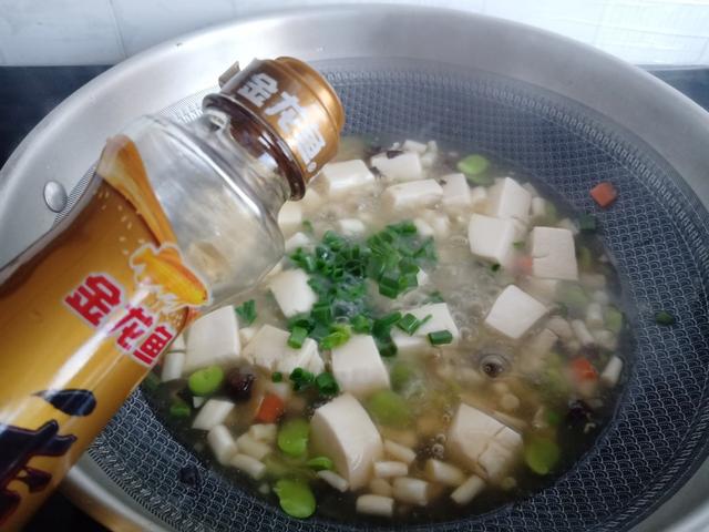 白玉豆腐汤的做法，豆腐白玉汤是什么汤（翡翠白玉汤这样做）