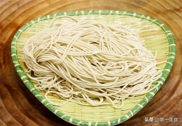 正宗红油小面的做法，家常小面怎样做才麻辣又好吃