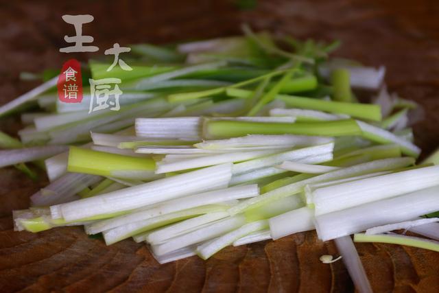 老虎菜是什么菜，老虎菜名字的由来（老虎菜的正宗做法）