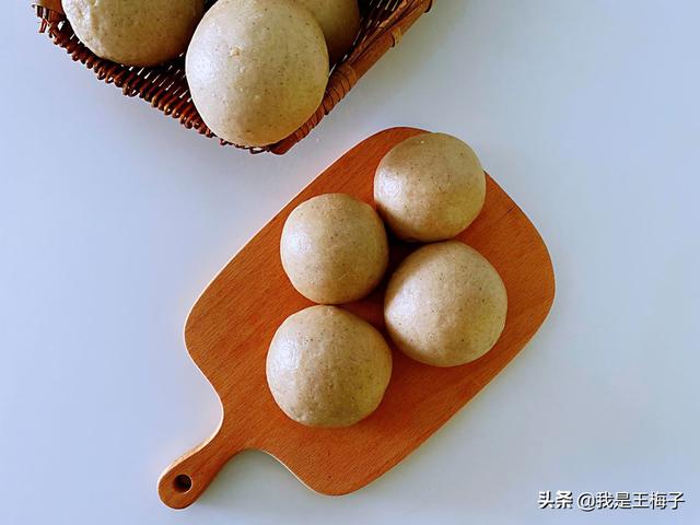 馒头放冰箱冷藏好还是冷冻好，馒头放冰箱冷藏5天还能吃吗（馒头最怕放冰箱冷藏）