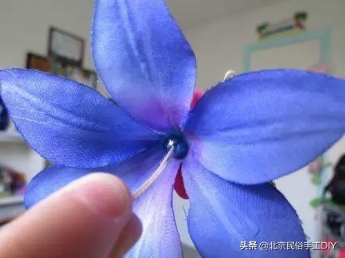 家里的假花怎么处理掉，室内有假花怎么办（一根铁丝一个球就能让她惊艳无比）