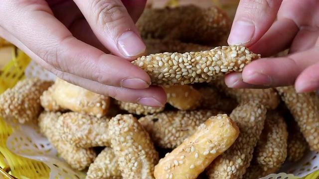 鸡蛋怎么做好吃又简单，鸡蛋好吃的4种简单的做法（面粉加3个鸡蛋）
