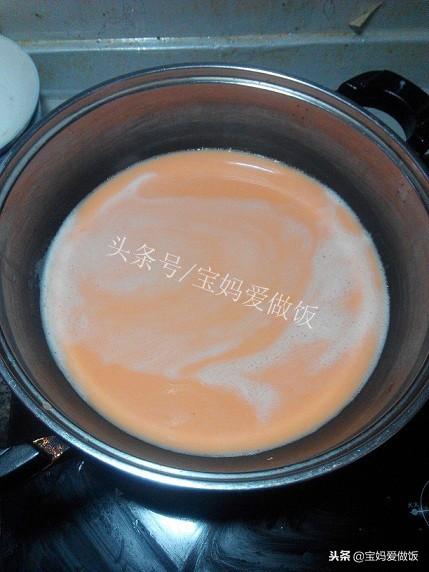 好喝的胡萝卜五谷营养豆浆做法，打豆浆的时候加一根胡萝卜