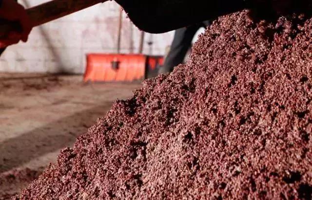 喝酒的人,特别是喜欢喝酱酒的人会经常听到这几种酒:坤沙酒,碎沙酒