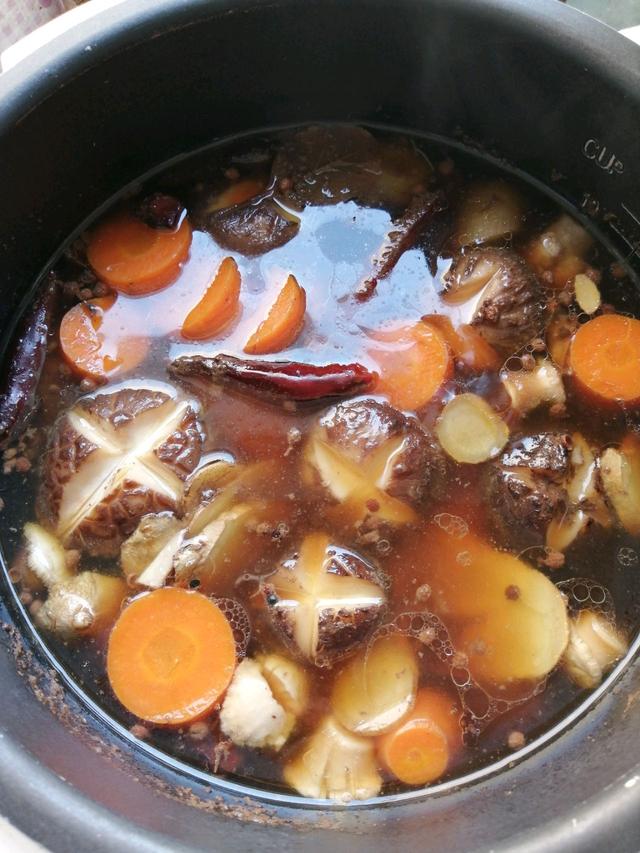 怎样清炖排骨和香菇好吃，排骨这么才好吃