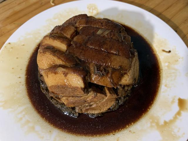 扣肉的家常做法，芋头扣肉的家常做法（掌握好技巧其实也不难）