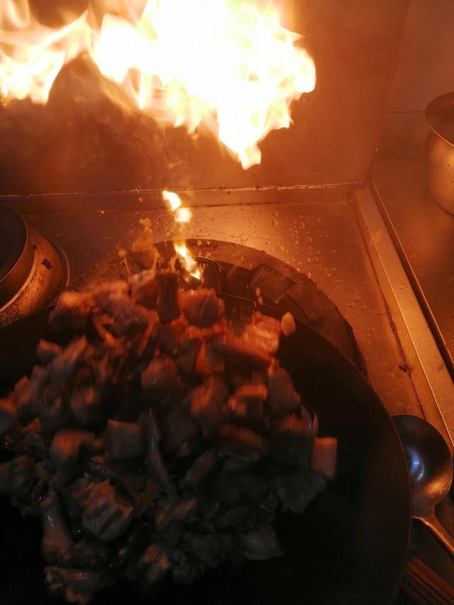 我学会了炒菜400字优秀作文，我学会了炒菜400字优秀作文加作文读后感（从学徒到厨师，一路走来）