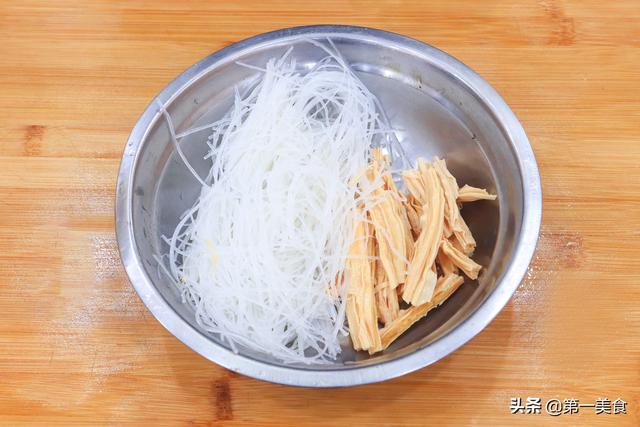 牛肉汤要怎么做，地道的家常牛肉汤做法