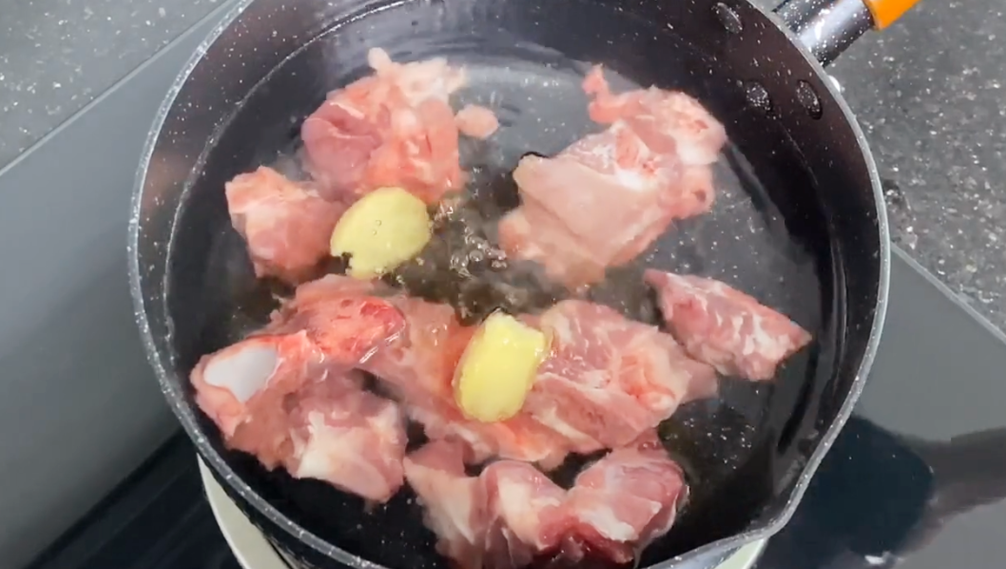 图片[2]-【苦瓜骨头汤】做法步骤图 消暑降火 夏天常吃人更轻松-起舞食谱网