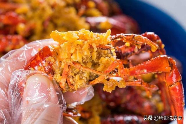 龙虾头怎么处理，小龙虾怎么处理干净（很多人吃错真可惜）