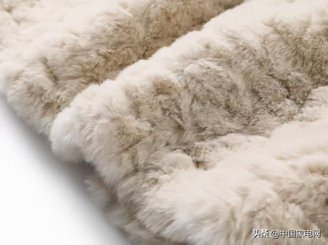 抓绒是什么面料,平绒布料图片(抓绒大衣好看又保暖)